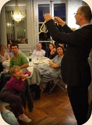 Routine de cordes pendant le spectacle de Cabaret