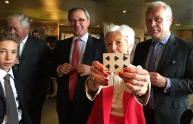 Magie et mentalisme pour un anniversaire par Xavier Nicolas (1)