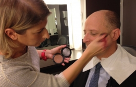 Maquillage du mentaliste Xavier Nicolas dans Bienvenue chez Cauet sur NRJ12