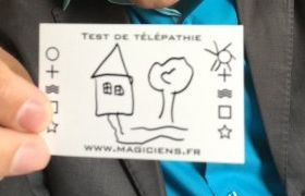 Une maison et un arbre à deviner par télépathie lors du spectacle de mentalisme Remue Méninges