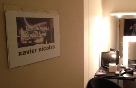 Loge du mentaliste Xavier Nicolas pour 'La nuit nous appartient'